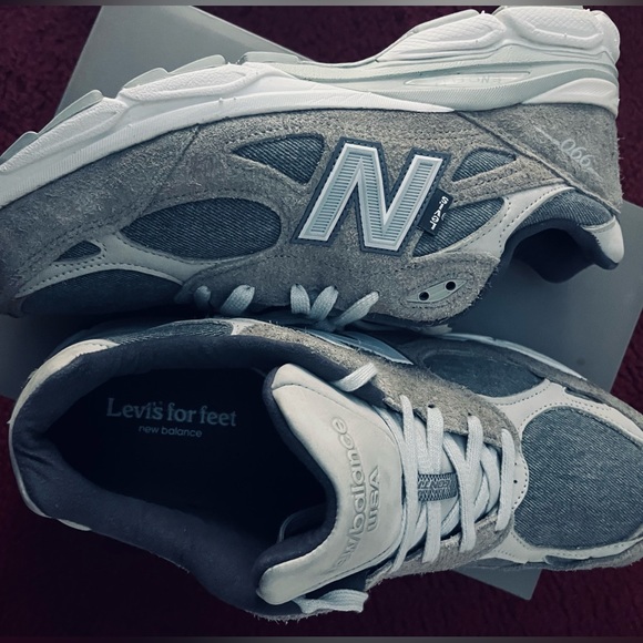 LIMITED EDITION LEVI’S x NEW BALANCE 990v3 “ELEPHANT SKIN” SUEDE - Picture 3 of 7